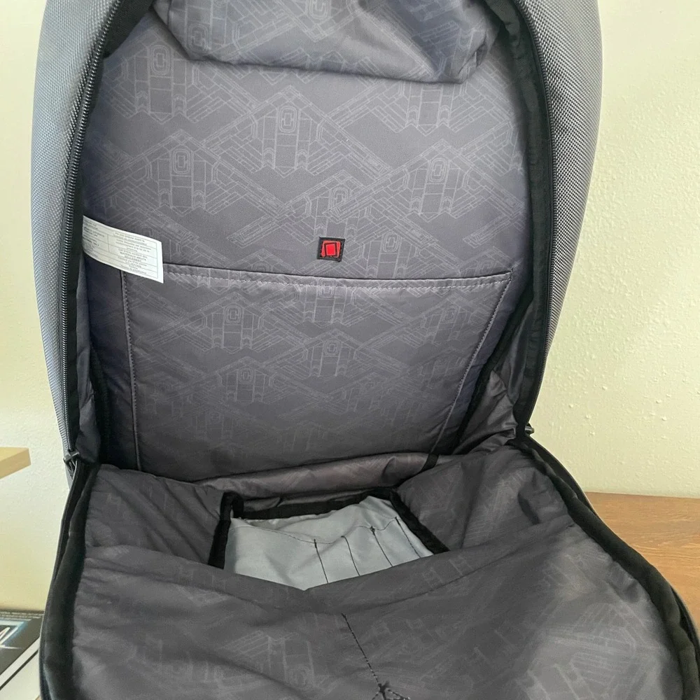 Ogio‎ Ace Pack Backpack Padded Laptop Protection Applovin Logo Travel Commuter
